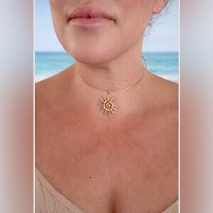 New with Tags Gold-Tone Sun Pendant Choker Necklace